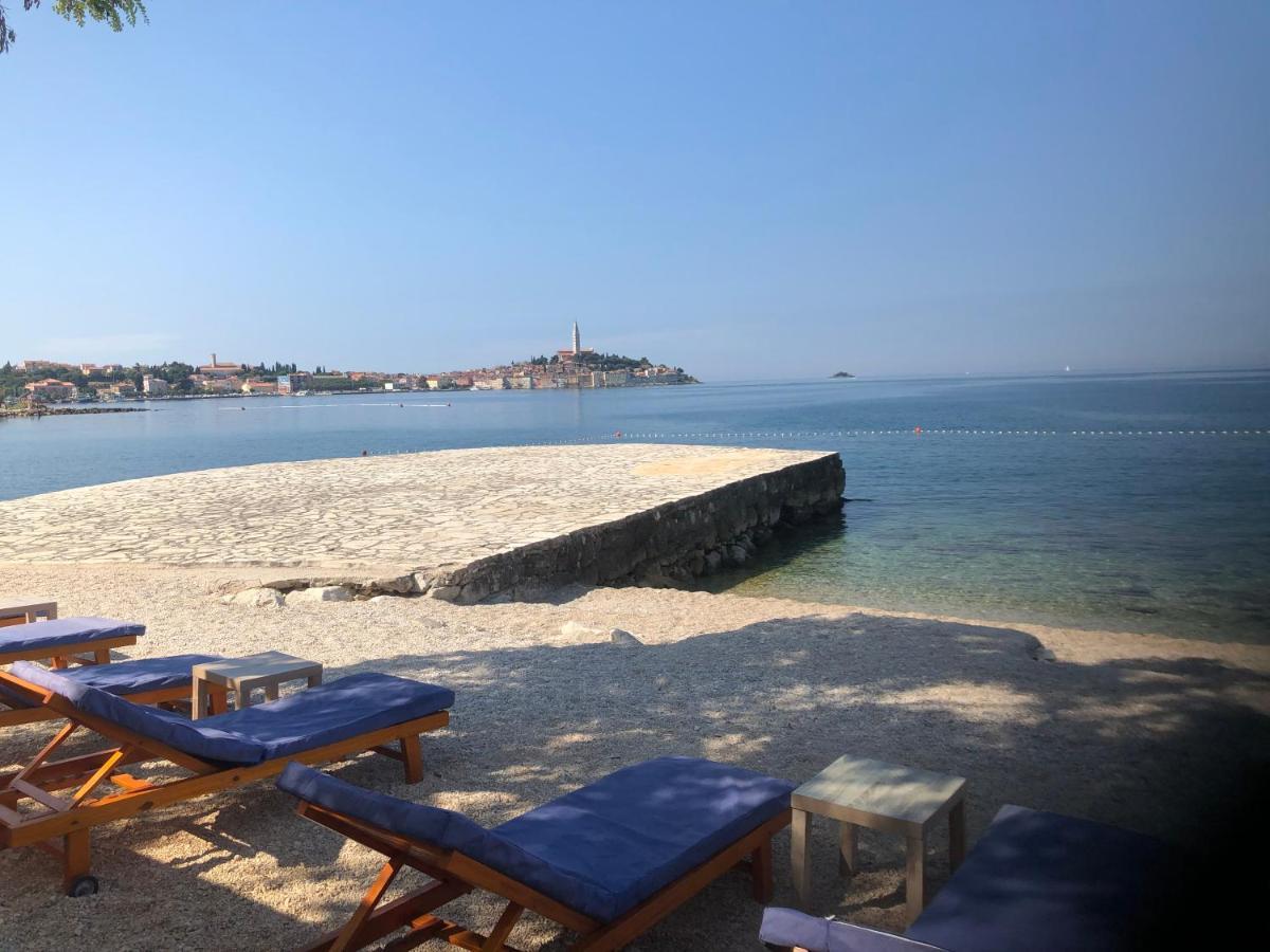 Total Escape Mobile Nera Camp Porton Biondi Rovigno